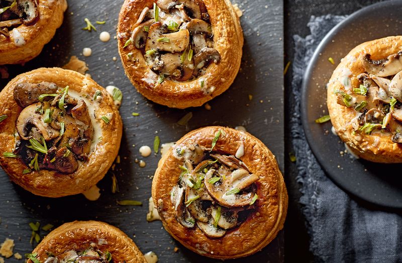 Vol-Au-Vents Filled With Creamy Mushrooms