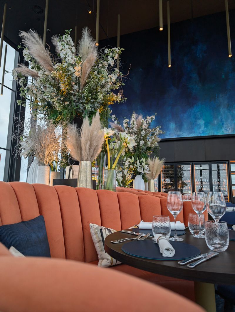 The Atmosphere That Blends Casual And Chic
