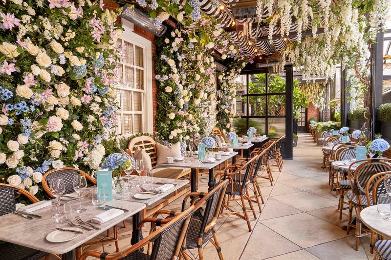 Summer Brings Alfresco Dining Under Open Skies