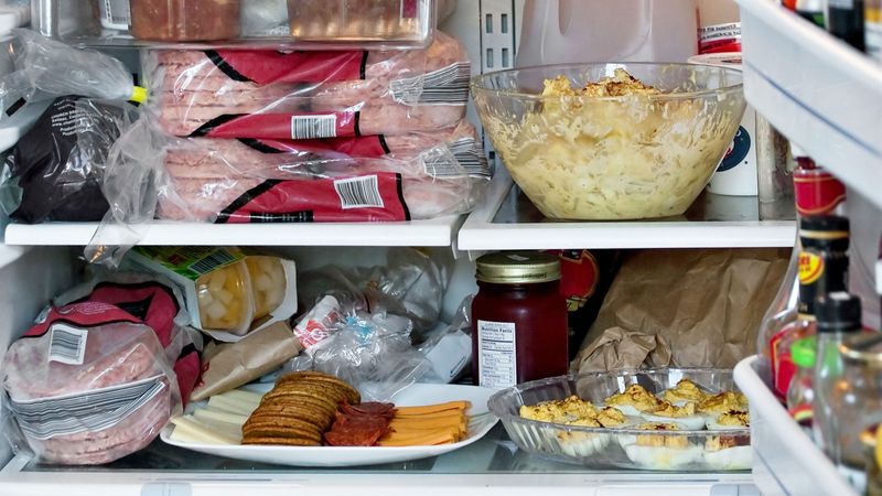 Eating Cold Food Straight From The Fridge Without Fuss