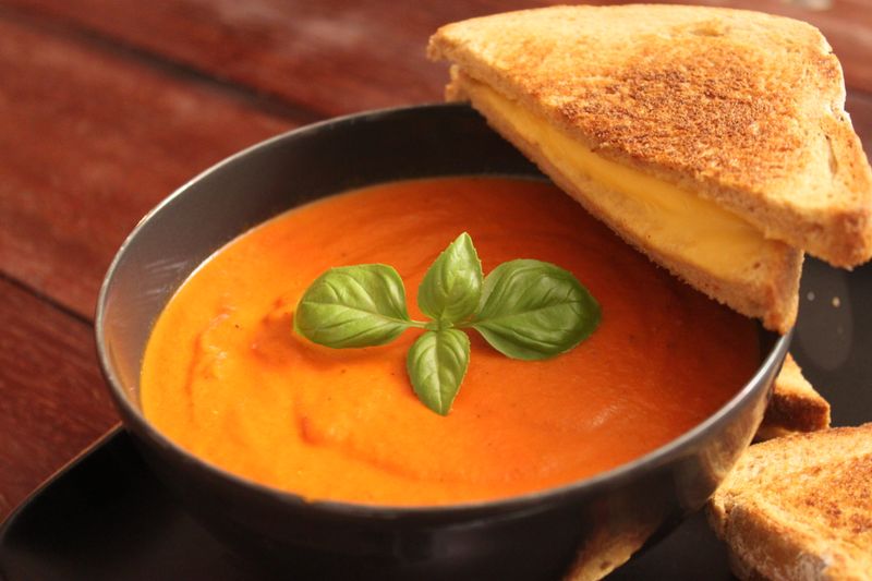 Tomato Soup With Buttered Bread