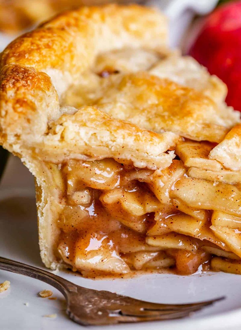 Classic Cinnamon Apple Pie
