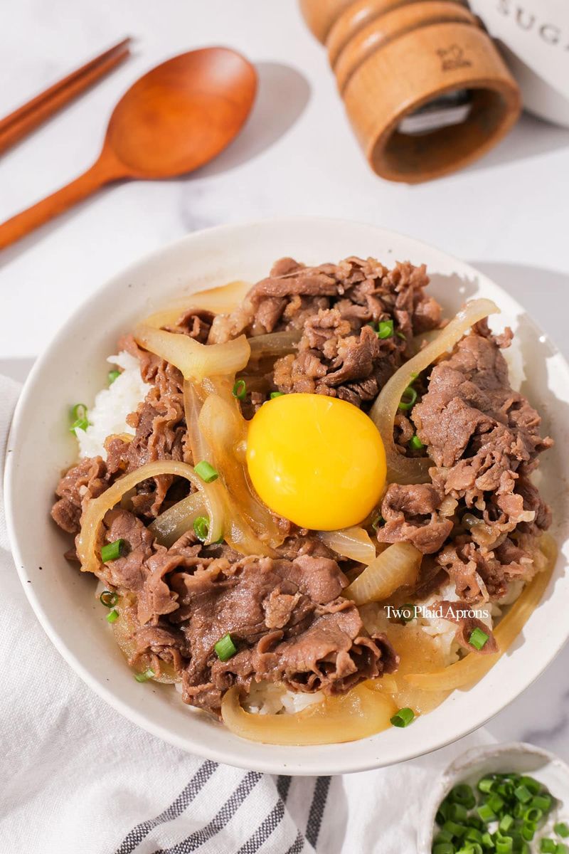 Gyudon (Japanese Beef Rice Bowl)