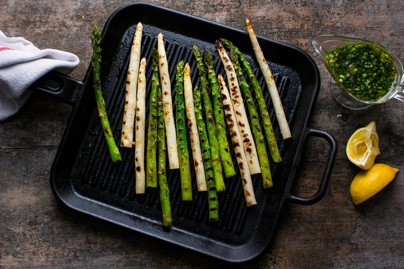 Grilled Asparagus with Balsamic Glaze