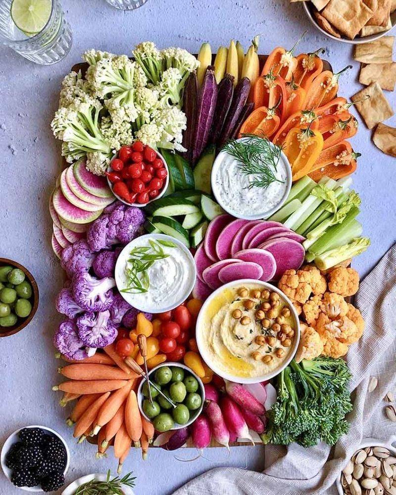 Vegetable Tray with Hummus