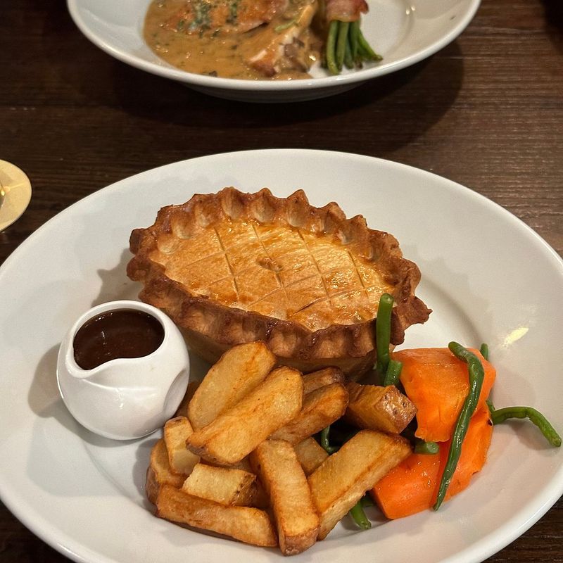 British Pubs Only Serve Terrible Food