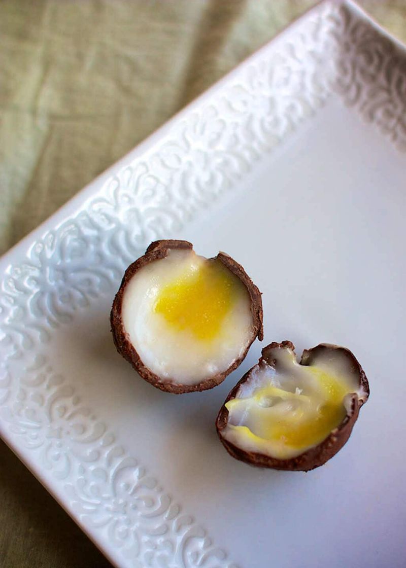 Cadbury Creme Egg (UK & USA)
