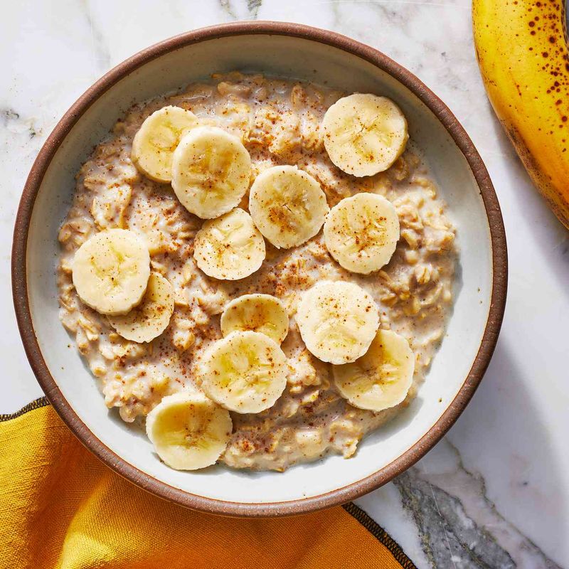 Oatmeal with Cinnamon and Banana