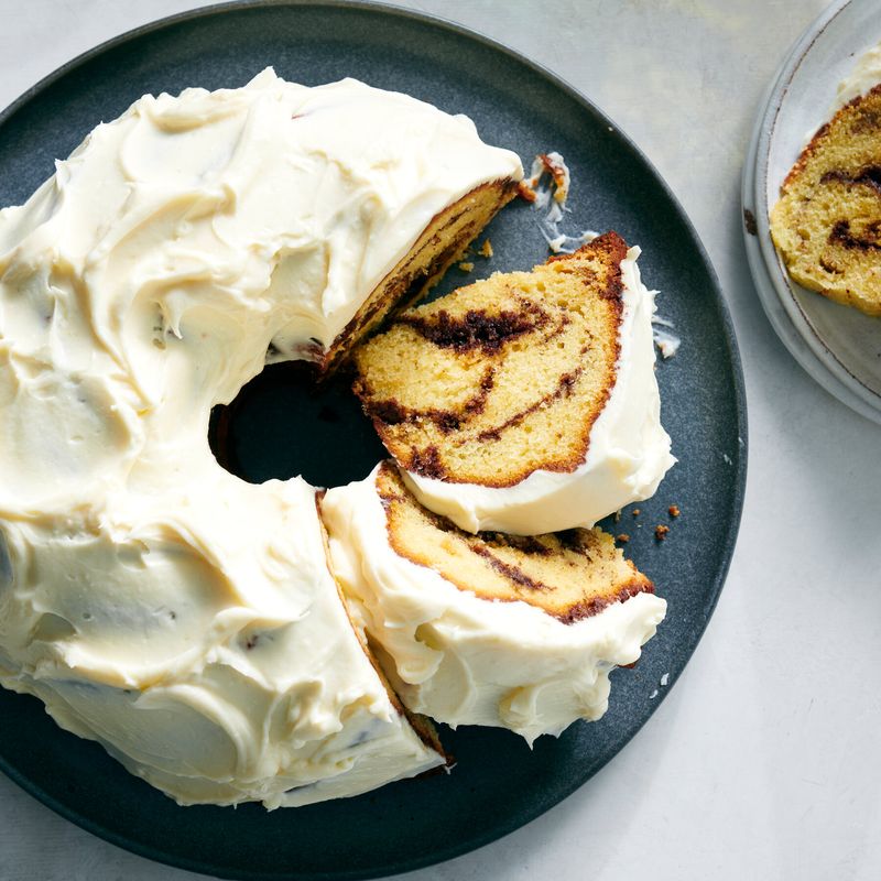 Cinnamon Roll Cake