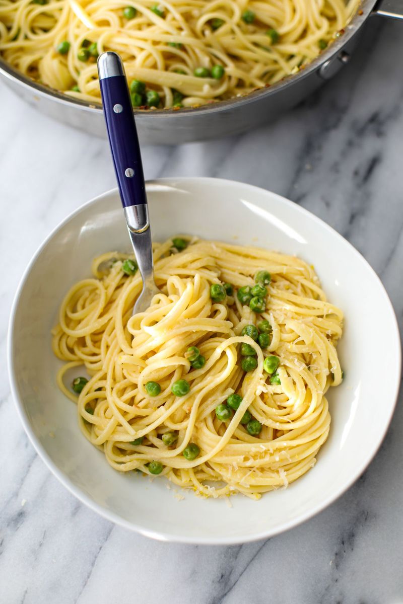 Spaghetti Aglio e Olio with Lemon and Peas