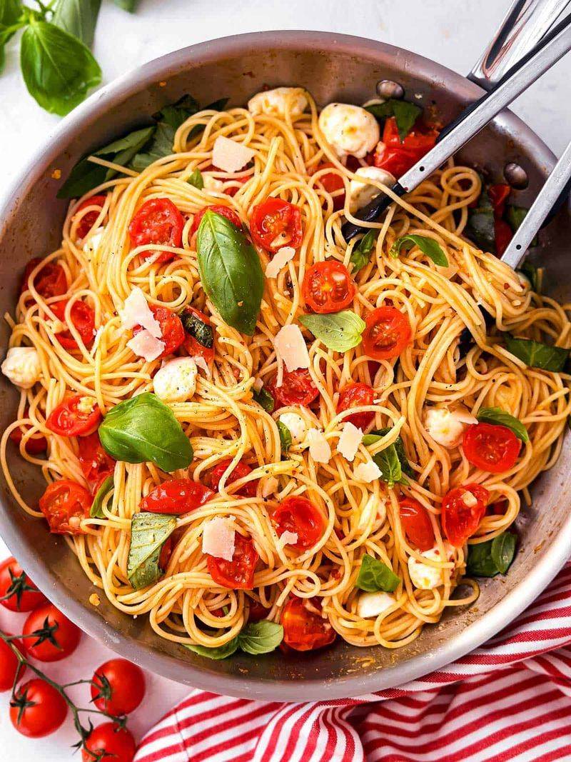Homemade Tomato And Basil Pasta