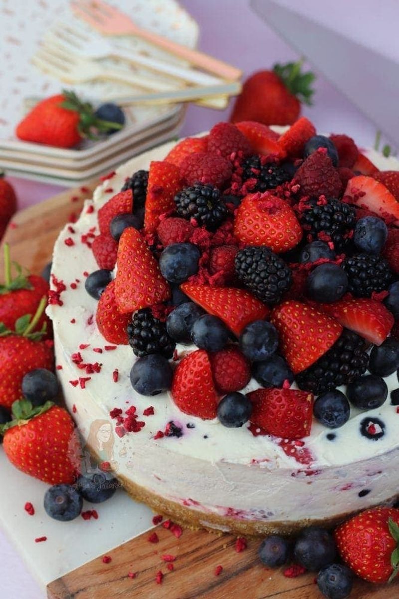 Create a No-Bake Berry Cheesecake