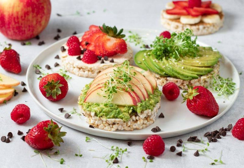 Rice Cakes with Avocado