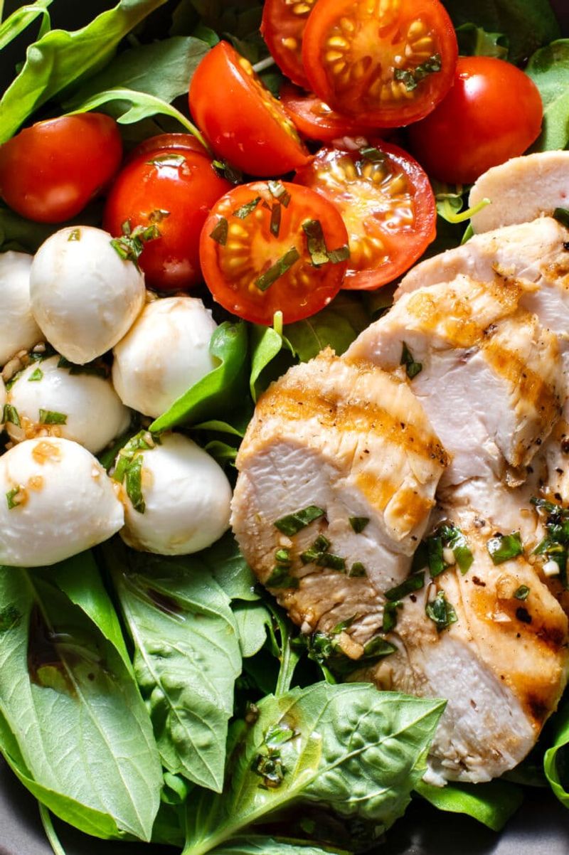 Caprese Salad with Grilled Chicken
