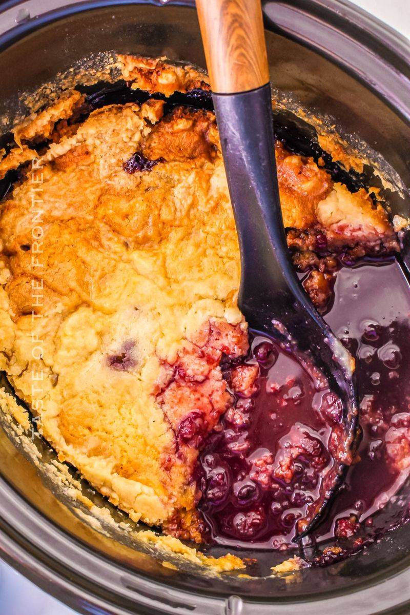 Slow Cooker Strawberry Cobbler
