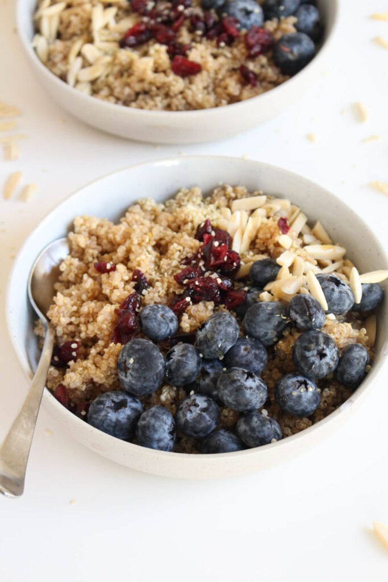 Quinoa Breakfast Bowl with Almonds and Honey