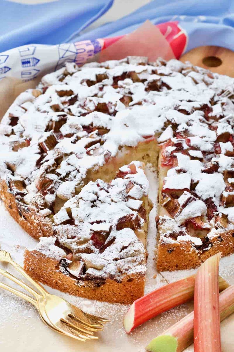 Rhubarb Cake