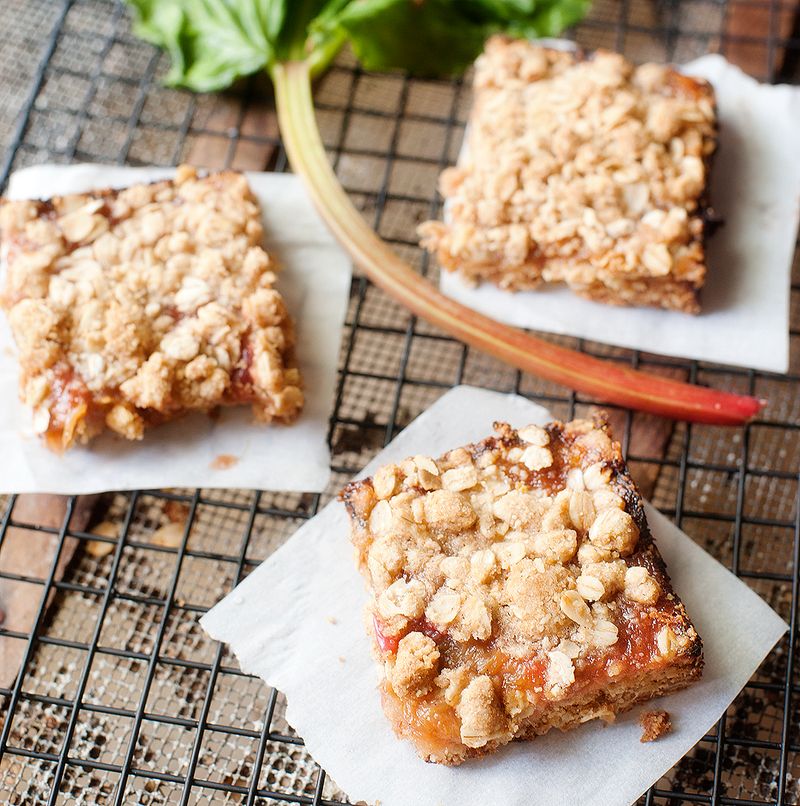 Rhubarb Oat Bars