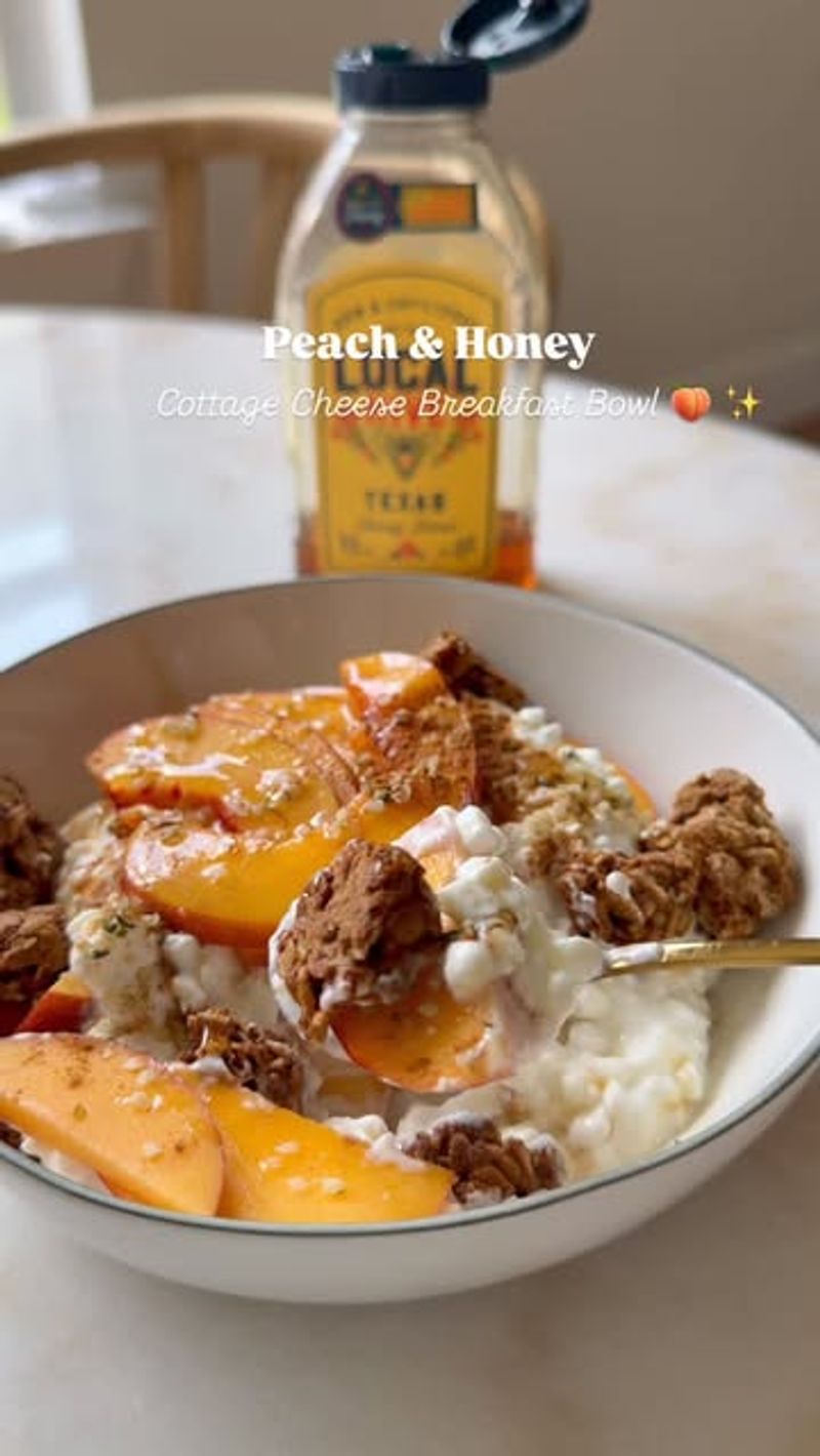 Cottage Cheese Bowl with Sliced Peaches and Flaxseeds