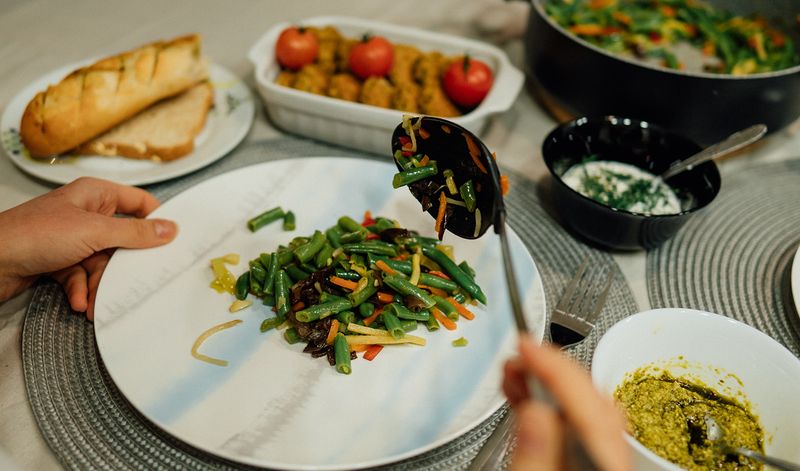 Eating Slowly and Mindfully