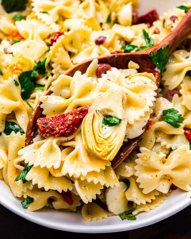 Sun-Dried Tomato and Artichoke Pasta Salad