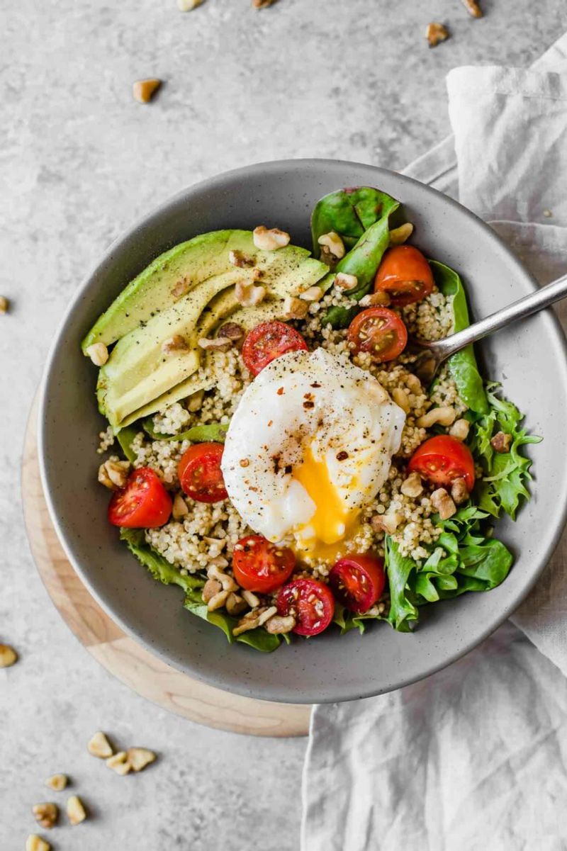 Quinoa Breakfast Bowl with Poached Egg and Avocado
