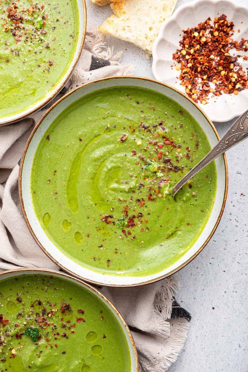Broccoli and Kale Green Detox Soup