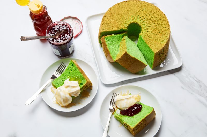 Pandan Chiffon Cake