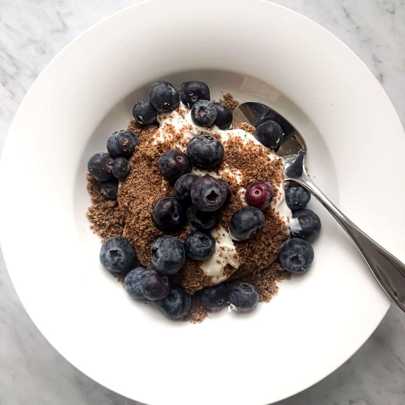 Greek Yogurt with Berries and Flaxseeds