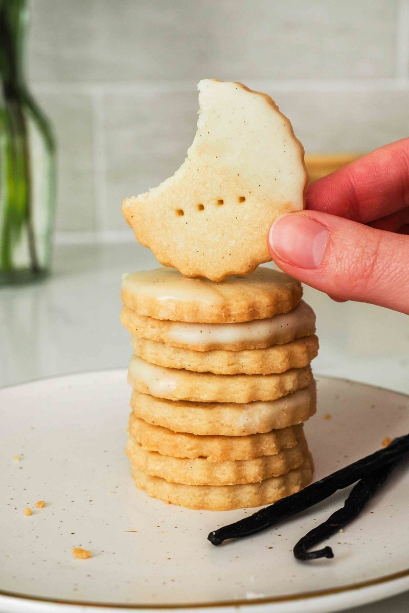 Vanilla Bean Shortbread Cookies