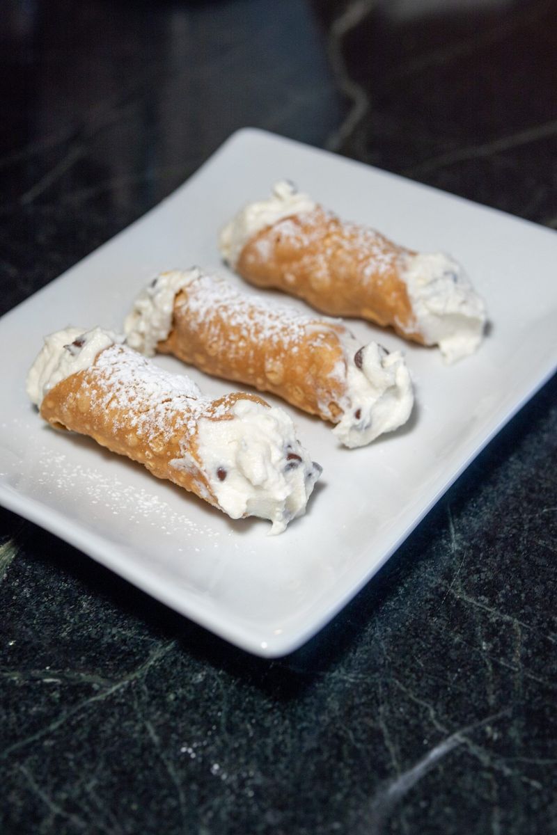 Classic Sicilian Cannoli