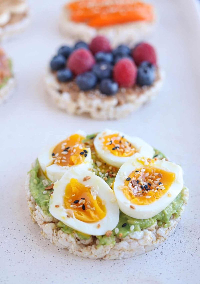Avocado and Egg Rice Cakes