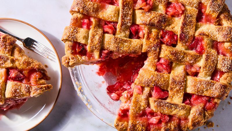 Classic Strawberry Rhubarb Pie