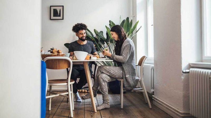 Eat Mindfully Without Screens