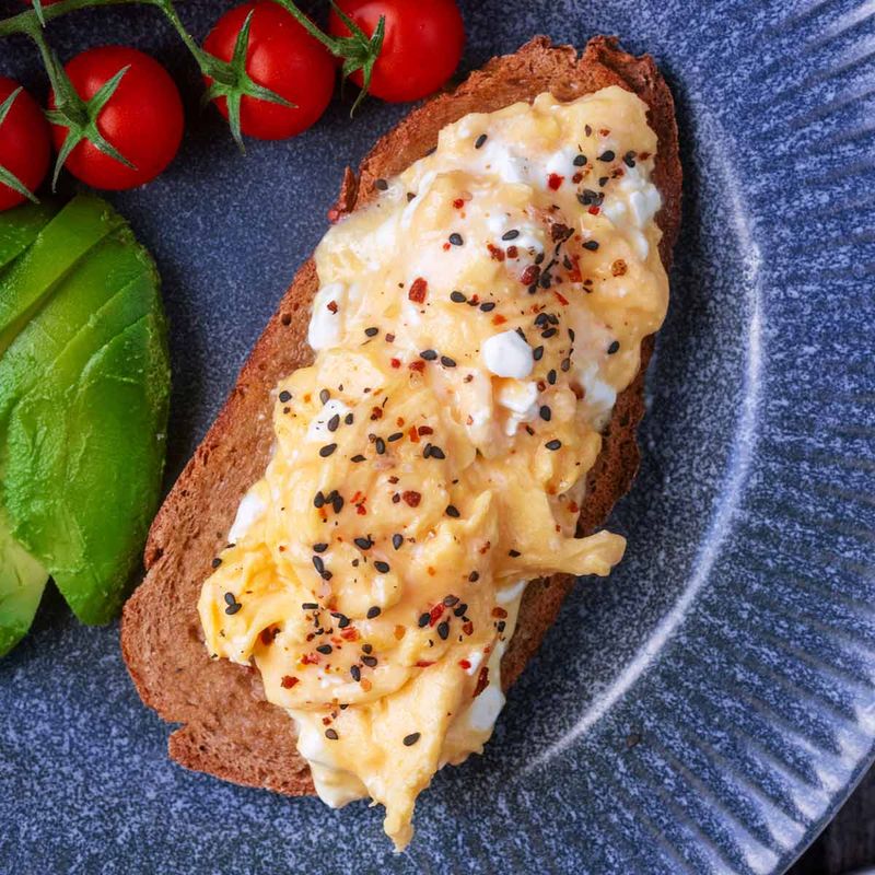 Cottage Cheese and Hot Sauce Scrambled Eggs