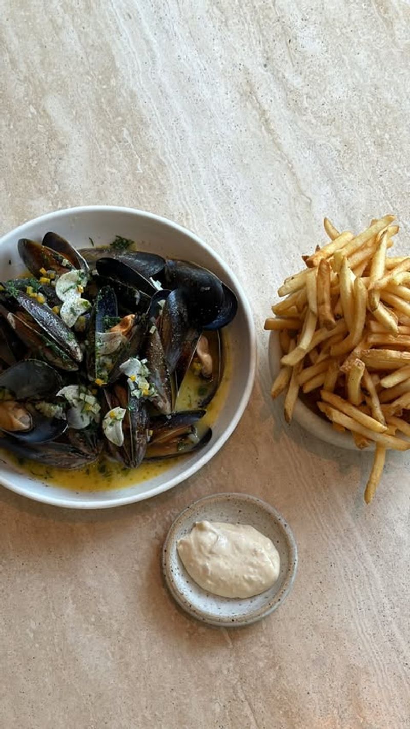 Mussels in White Wine (Belgium)