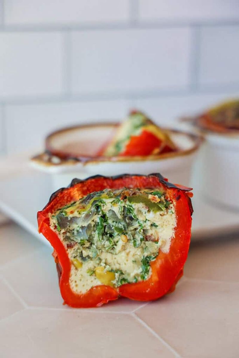 Egg and Spinach Stuffed Bell Peppers