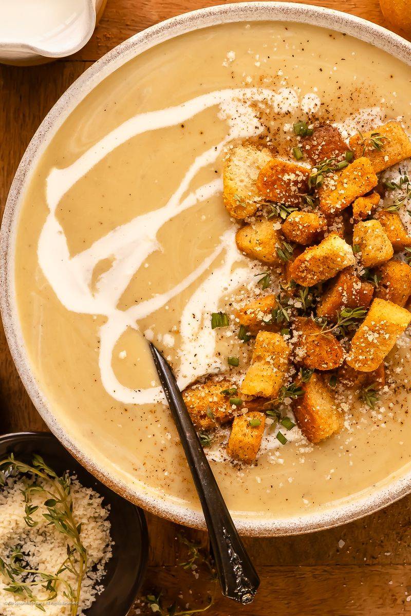Roasted Garlic and Potato Soup