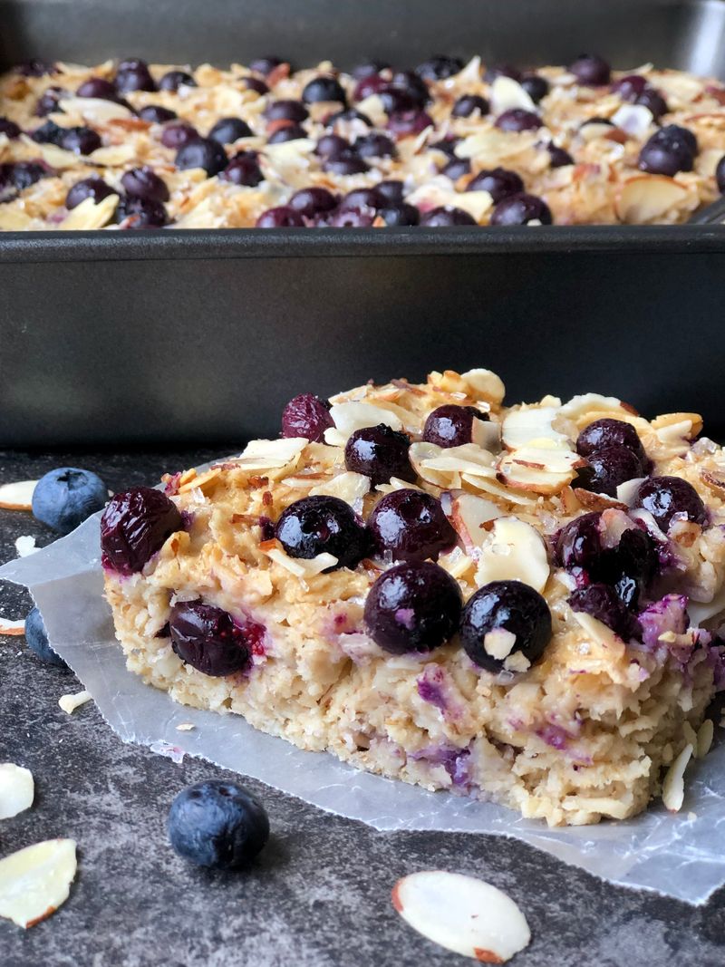 Baked Oatmeal with Blueberries and Almonds