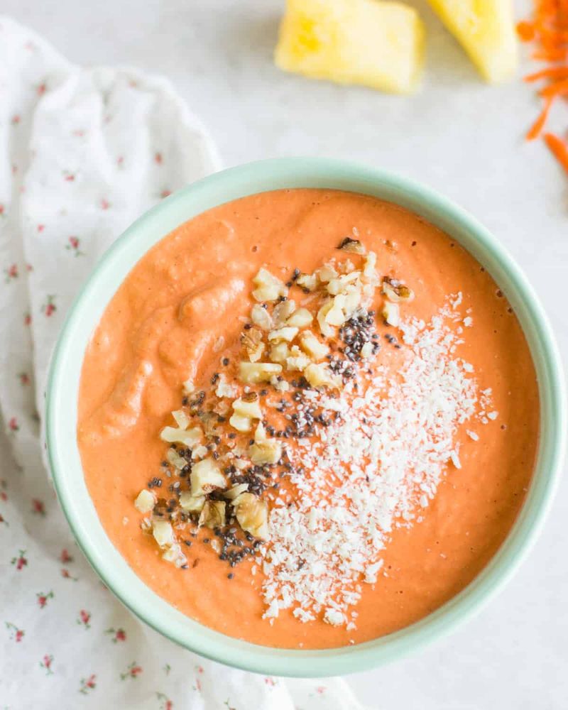 Carrot Cake Smoothie Bowl