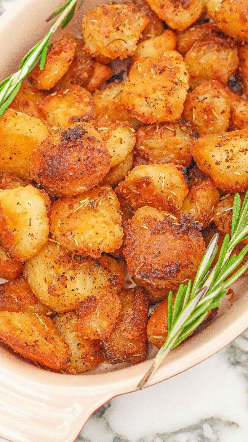 Garlic Butter Roast Potatoes