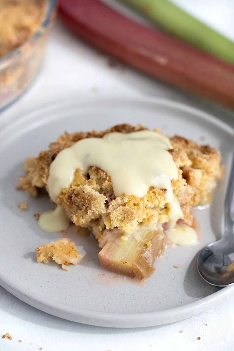 Rhubarb and Ginger Crumble