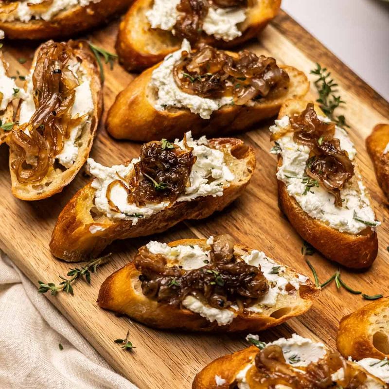 Caramelised Onions and Goat Cheese