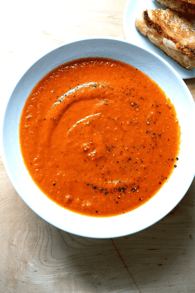 Canned Tomato Soup With Crackers