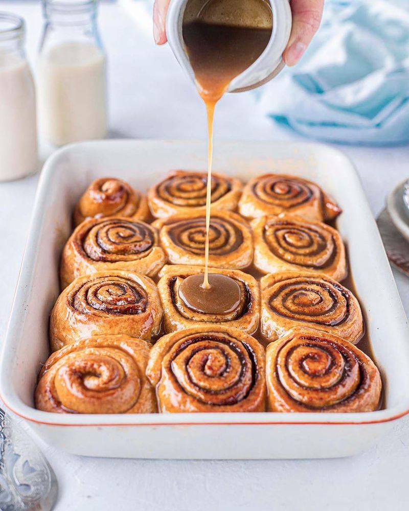 Vegan Cinnamon Rolls with Maple Glaze