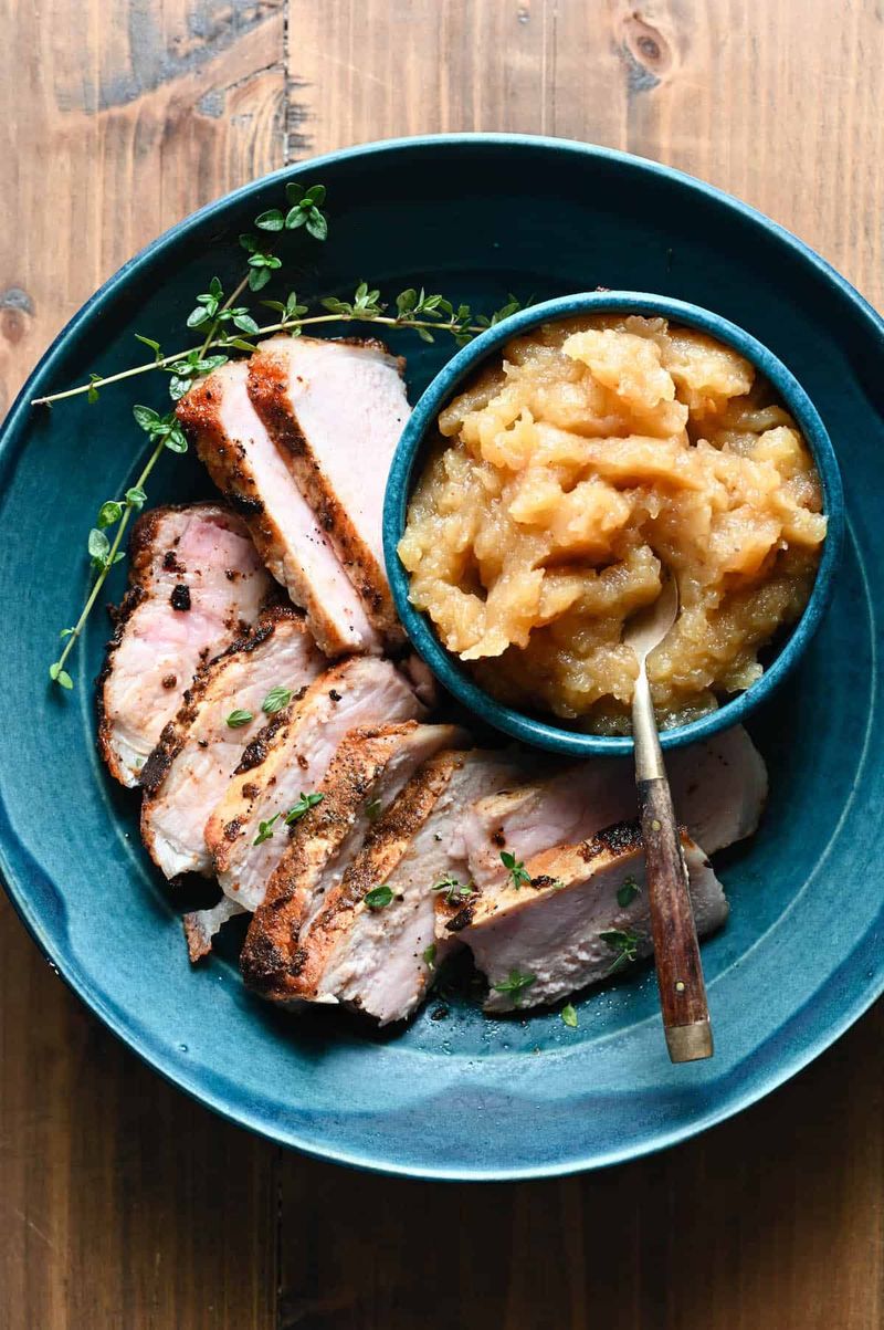 Pork Chops with Applesauce
