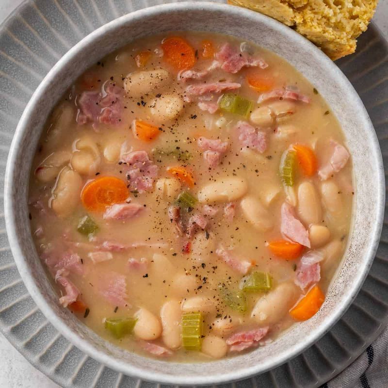Slow Cooker White Bean and Ham Soup