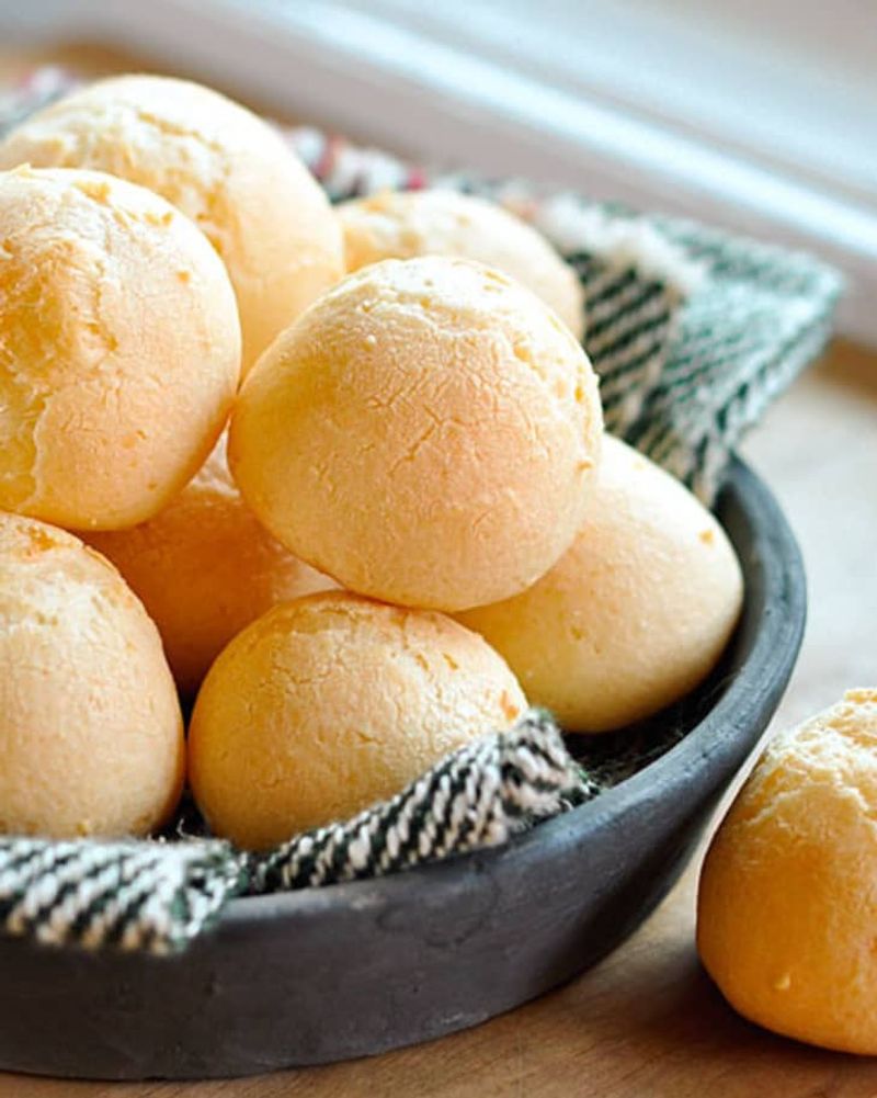 Pão de Queijo - Brazilian Cheese Puffs