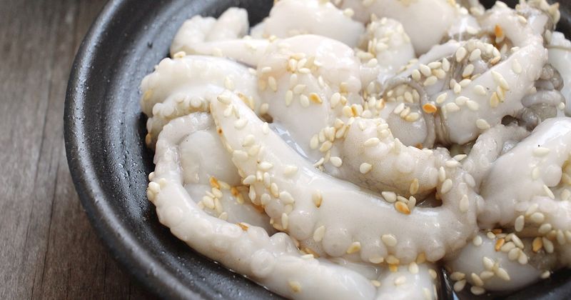 Sannakji – Live Octopus (South Korea)