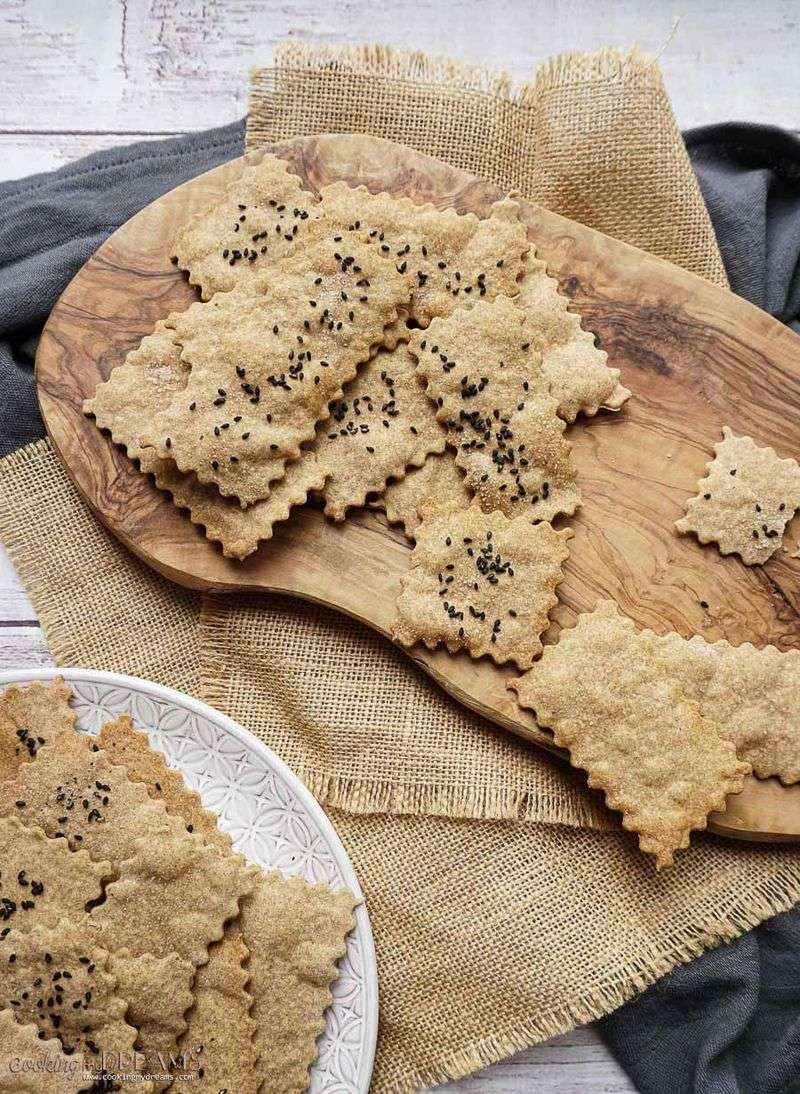 Spelt and Seed Crackers